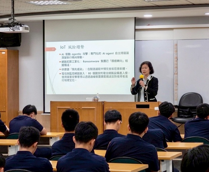 陳資安長嘉玫演講之影像圖片