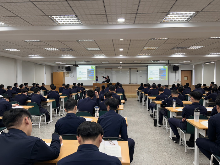 賴谷鑫主任演講之影像圖片